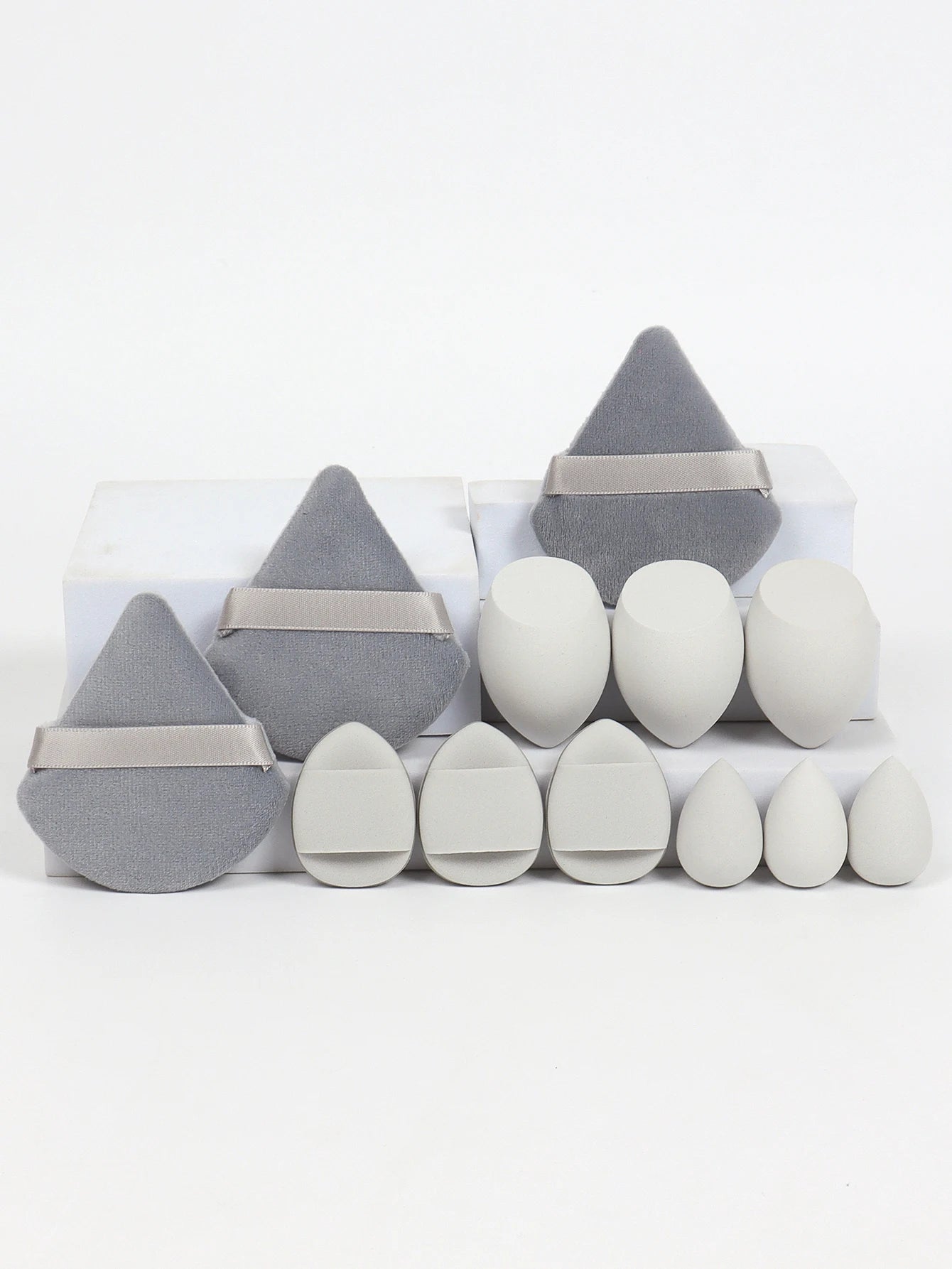 Jura (12-Piece All-Purpose Makeup Sponge Set, Made of 3 Loose Powder Puffs, 3 Mini Air Cushion Puffs, 3 Beauty Eggs and 3 Mini Beauty)
