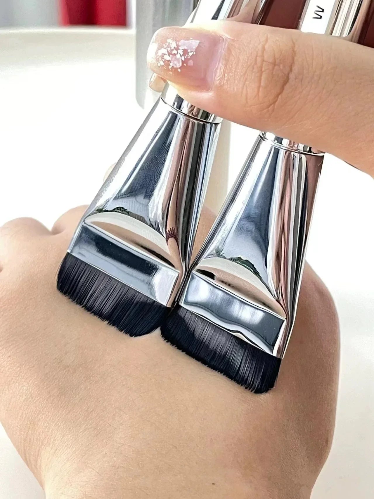 Premium Korean Silver Makeup Brush - Professional Quality for Flawless Application